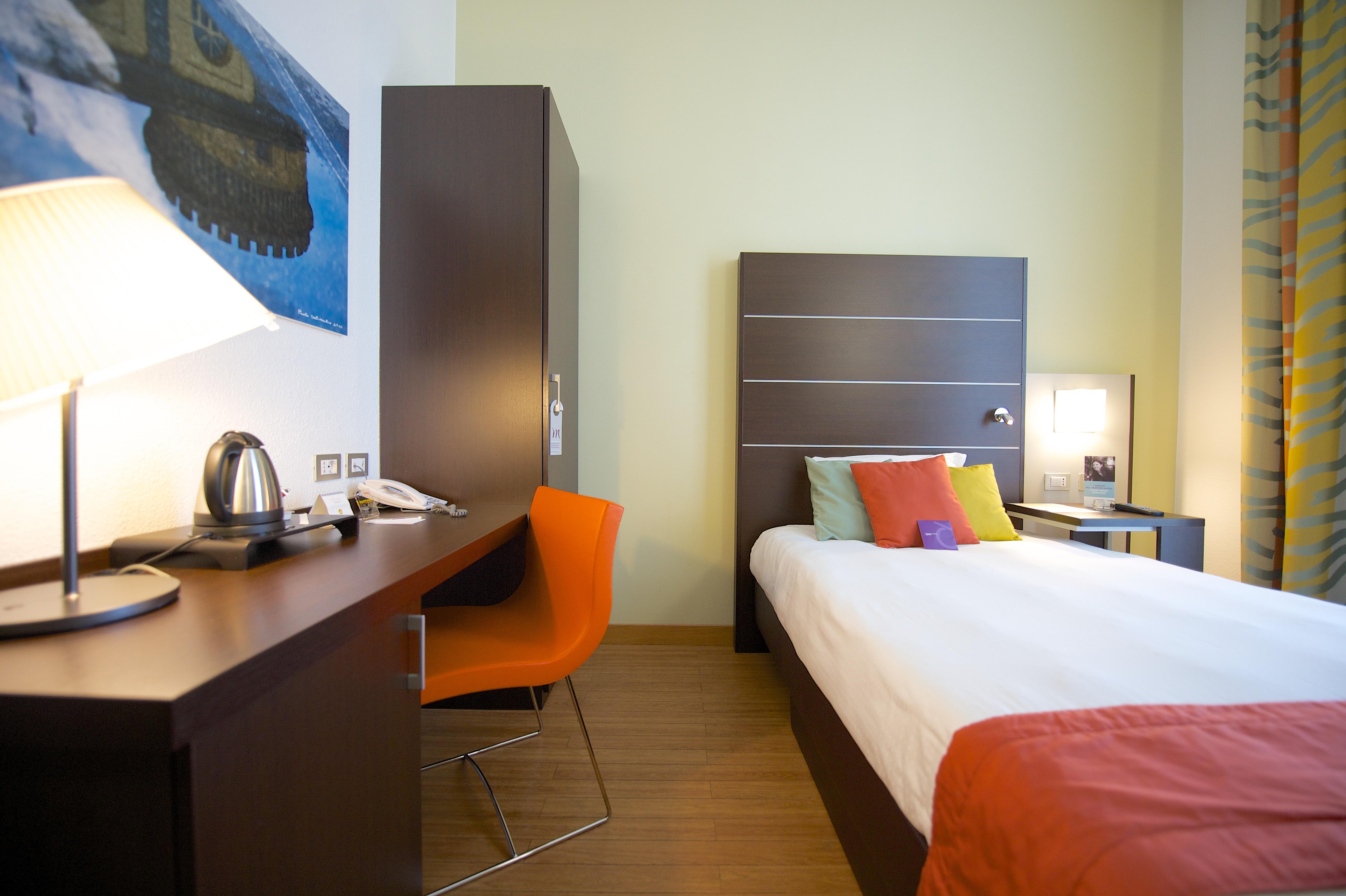 Mercure Napoli Centro Angioino Exterior foto