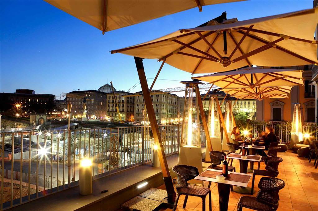 Mercure Napoli Centro Angioino Exterior foto
