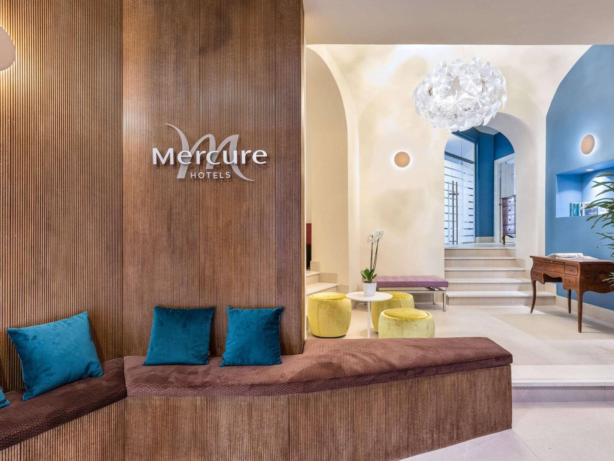 Mercure Napoli Centro Angioino Exterior foto