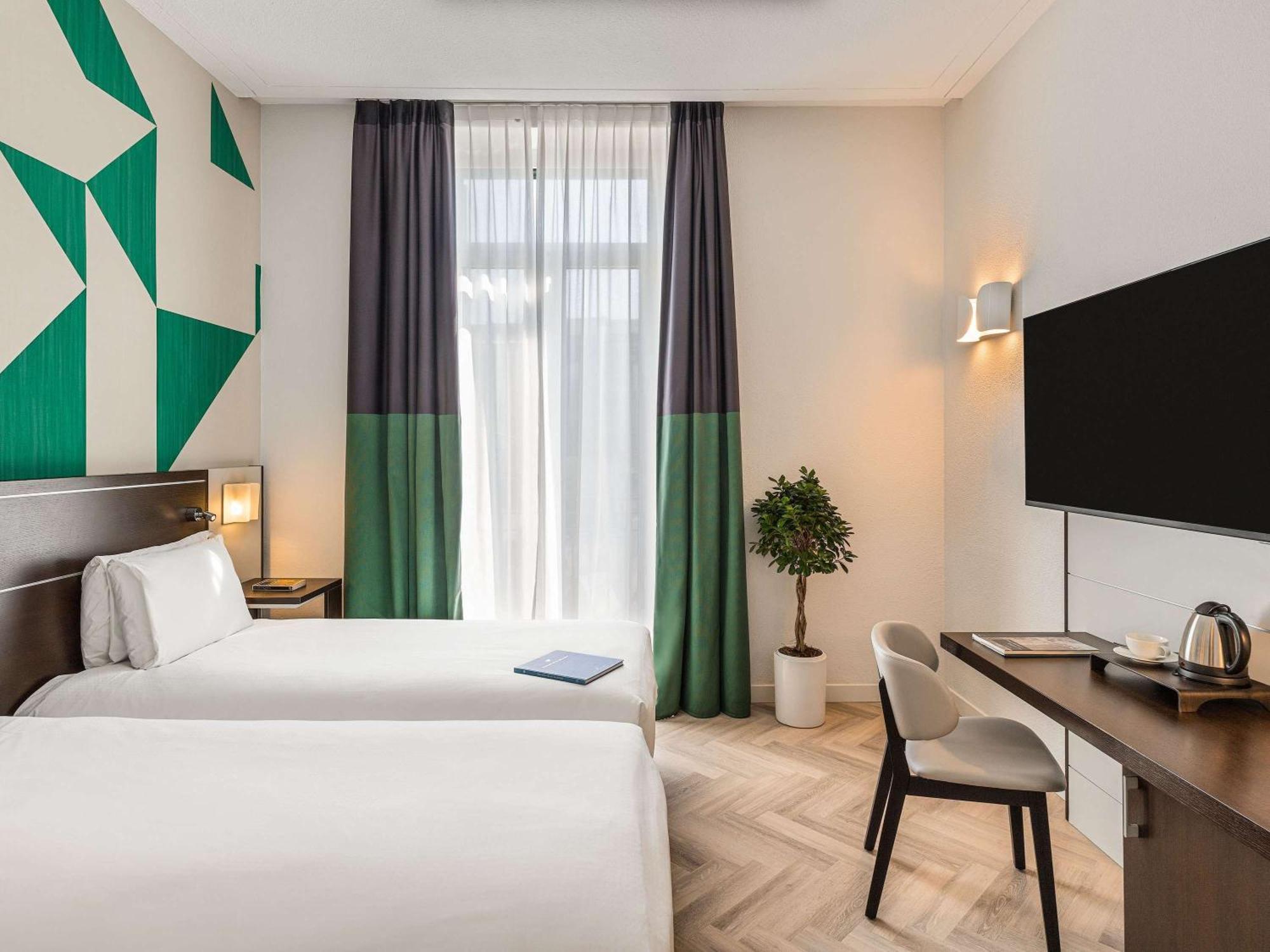 Mercure Napoli Centro Angioino Exterior foto