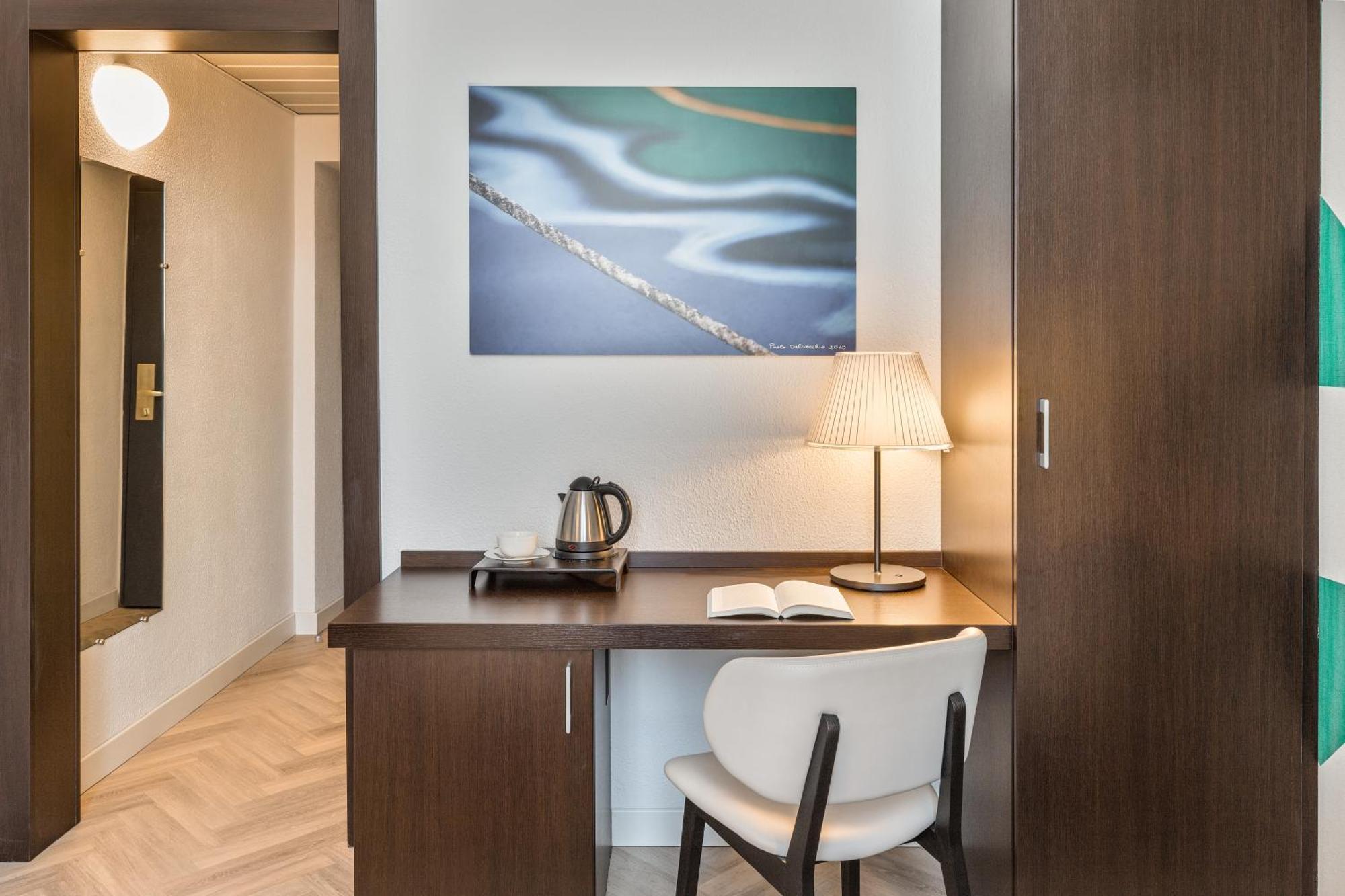 Mercure Napoli Centro Angioino Exterior foto